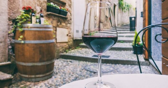 Conheça e se encante pela história e tradição dos vinhos italianos