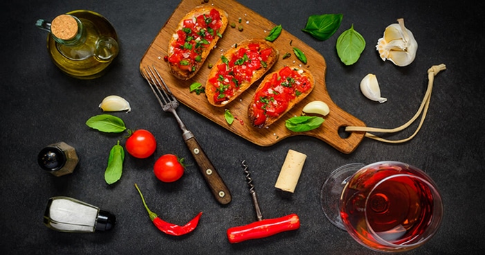 Cozinha mediterrânea: 6 alimentos que não podem faltar no seu cardápio