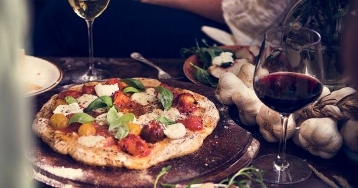 Pizza e vinho: 8 combinações deliciosas