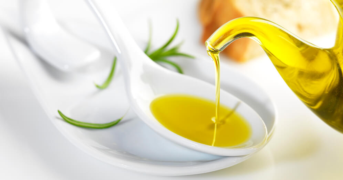 A cútis perfeita: você conhece os benefícios do azeite à sua pele?